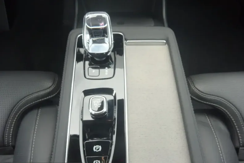 Volvo XC90 din 2025 cu 22.179 km - oferta VOL243218 - foto 26