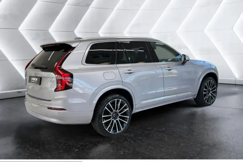 Volvo XC90 din 2025 cu 18.095 km - oferta VOL243219 - foto 3