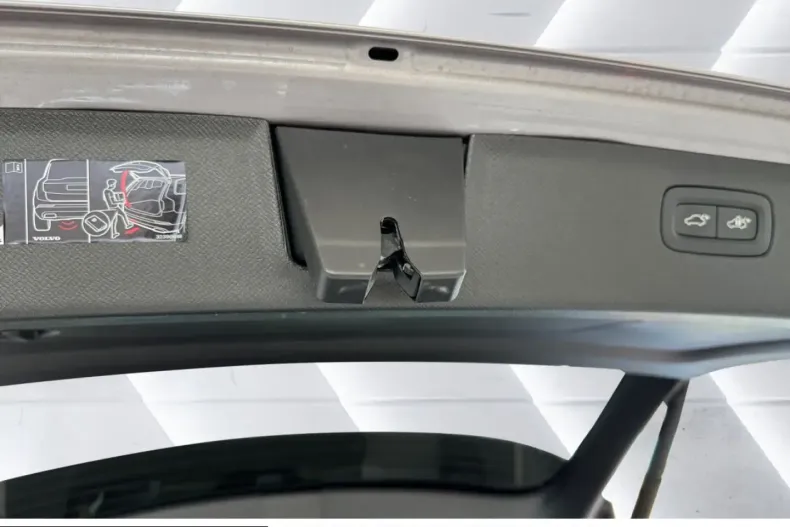 Volvo XC90 din 2025 cu 18.095 km - oferta VOL243219 - foto 16