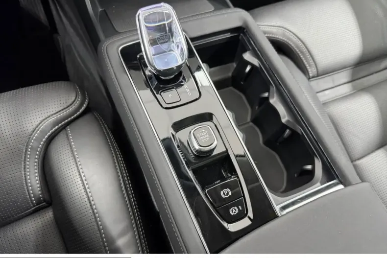 Volvo XC90 din 2025 cu 18.095 km - oferta VOL243219 - foto 32