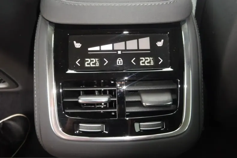 Volvo XC90 din 2025 cu 15.840 km - oferta VOL243220 - foto 18