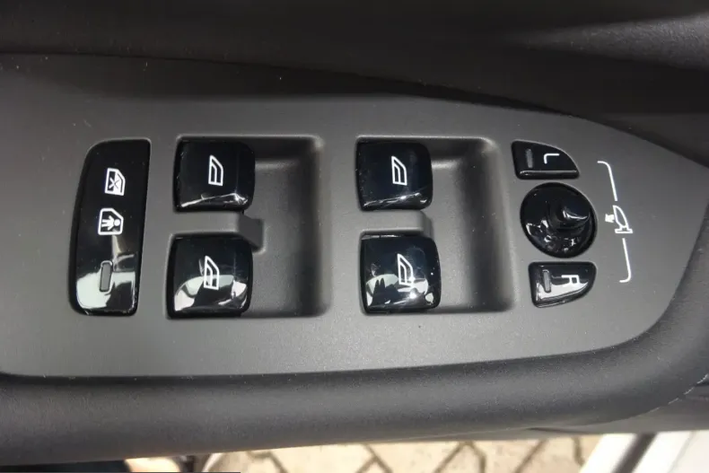 Volvo XC90 din 2025 cu 15.840 km - oferta VOL243220 - foto 26