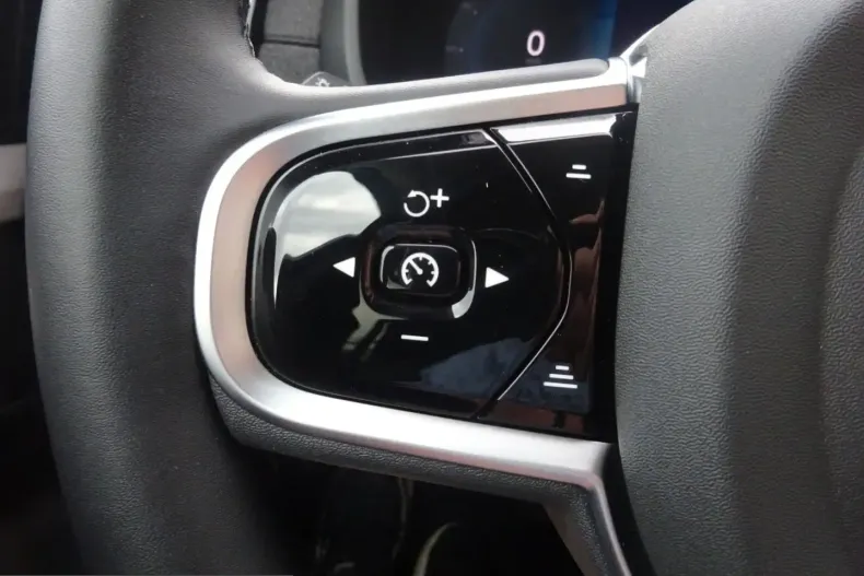 Volvo XC90 din 2025 cu 15.840 km - oferta VOL243220 - foto 30