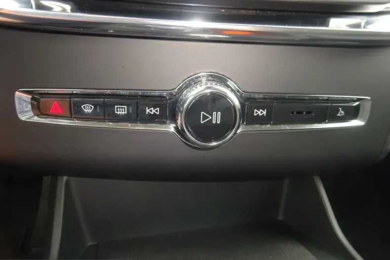 Volvo XC90 din 2025 cu 15.840 km - oferta VOL243220 - foto 34