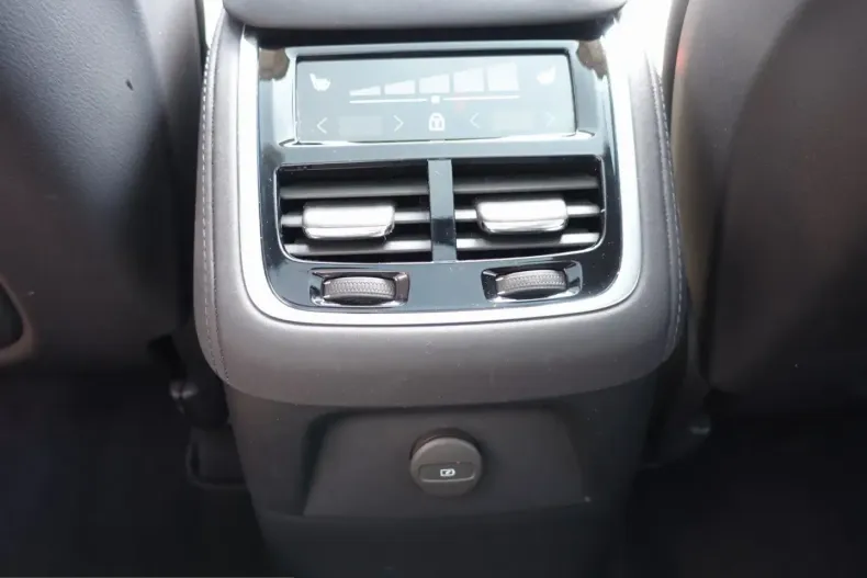 Volvo XC90 din 2025 cu 18.880 km - oferta VOL243221 - foto 21