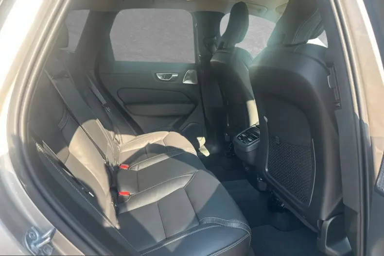 Volvo XC60 din 2025 cu 28.000 km - oferta VOL243225 - foto 5