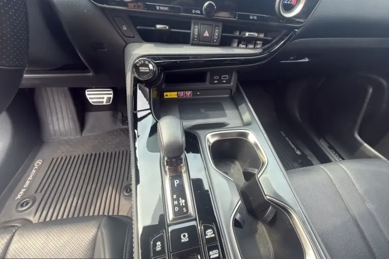 Lexus NX 450h din 2024 cu 48.695 km - oferta LEX243228 - foto 13