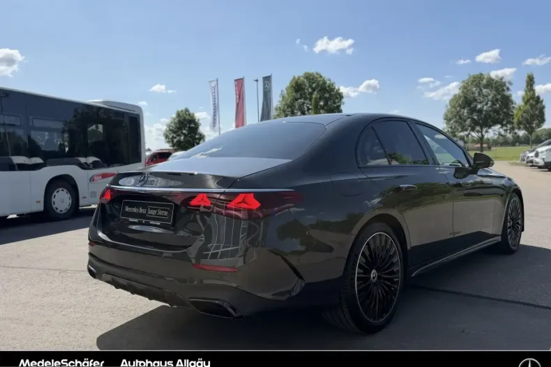 Mercedes-Benz E 220 (Clasa E) din 2024 cu 22.357 km - oferta MER243236 - foto 1