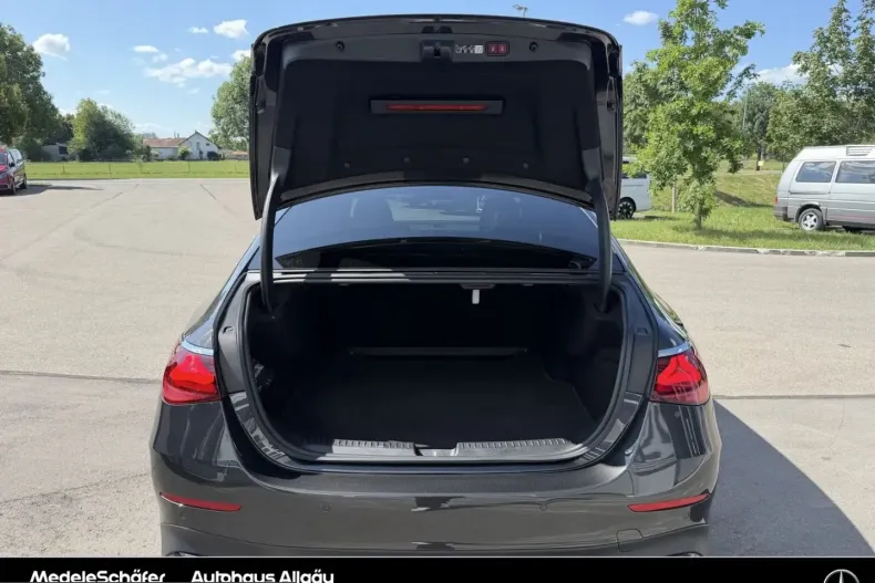 Mercedes-Benz E 220 (Clasa E) din 2024 cu 22.357 km - oferta MER243236 - foto 12