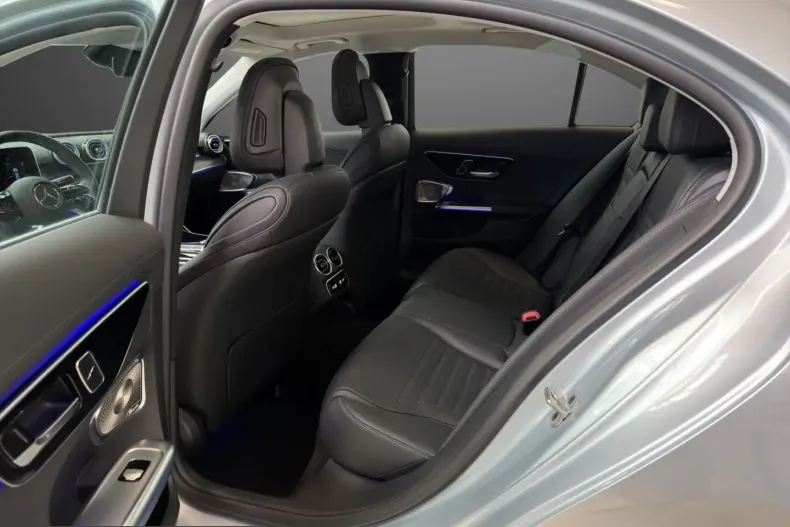 Mercedes-Benz C 300 (Clasa C) din 2025 cu 29.374 km - oferta MER243239 - foto 15