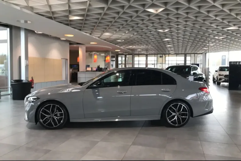 Mercedes-Benz C 300 (Clasa C) din 2025 cu 25.200 km - oferta MER243240 - foto 12
