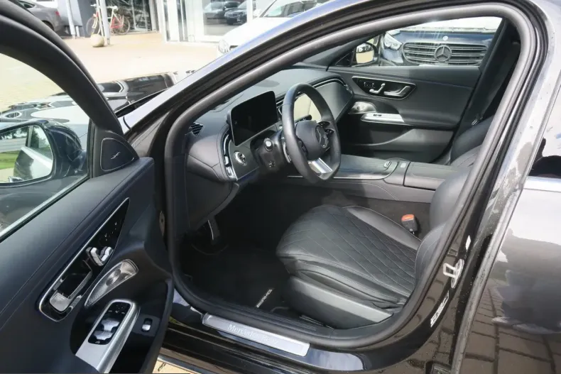 Mercedes-Benz E 450 (Clasa E) din 2025 cu 17.612 km - oferta MER243247 - foto 5