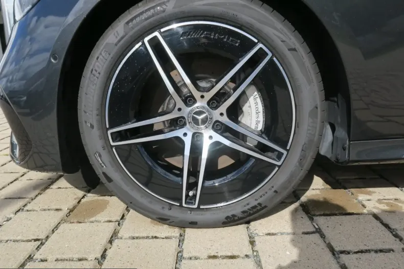 Mercedes-Benz E 450 (Clasa E) din 2025 cu 17.612 km - oferta MER243247 - foto 12