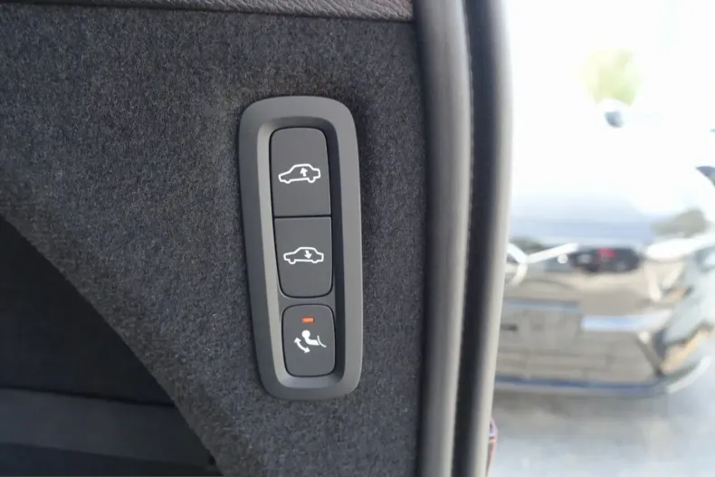 Volvo XC90 din 2025 cu 18.290 km - oferta VOL243248 - foto 24