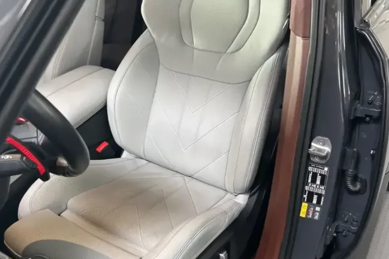 BMW XM (Seria X) din 2023 cu 64.796 km - oferta BMW243250 - foto 17