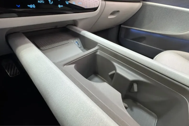 Hyundai IONIQ 6 din 2024 cu 15.270 km - oferta HYU243261 - foto 32