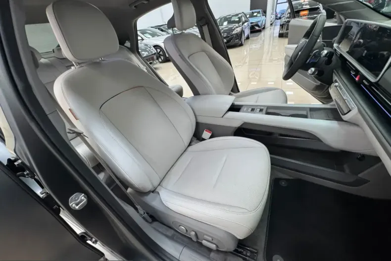 Hyundai IONIQ 6 din 2024 cu 15.270 km - oferta HYU243261 - foto 42