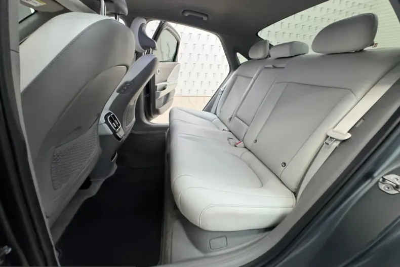 Hyundai IONIQ 6 din 2024 cu 15.270 km - oferta HYU243261 - foto 47