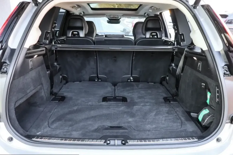 Volvo XC90 din 2025 cu 25.800 km - oferta VOL243264 - foto 9