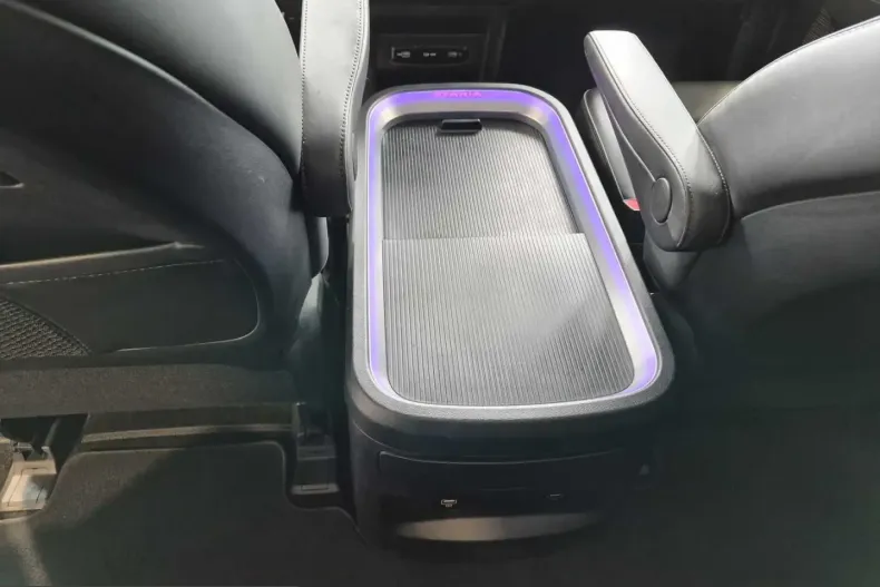 Hyundai Staria din 2023 cu 24.715 km - oferta HYU243267 - foto 12