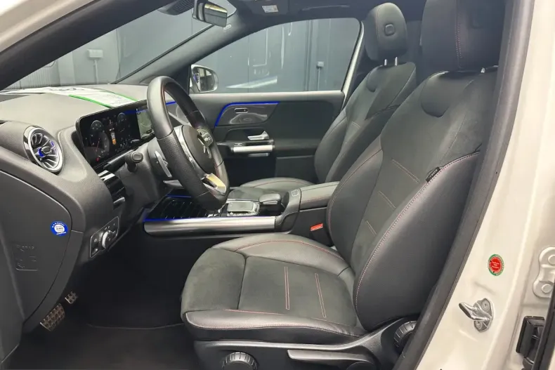 Mercedes-Benz GLA 200 (Clasa GLA) din 2023 cu 39.000 km - oferta MER243274 - foto 14