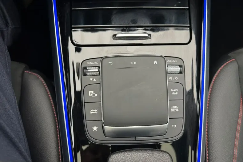 Mercedes-Benz GLA 200 (Clasa GLA) din 2023 cu 39.000 km - oferta MER243274 - foto 21