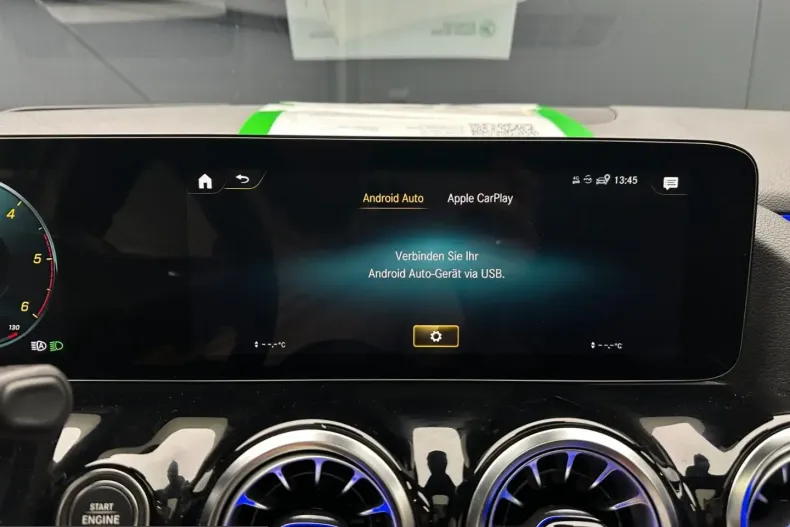 Mercedes-Benz GLA 200 (Clasa GLA) din 2023 cu 39.000 km - oferta MER243274 - foto 24