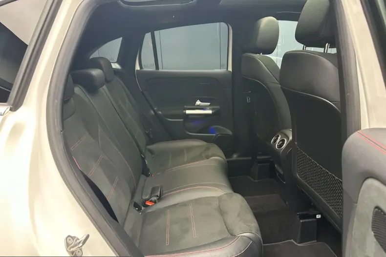 Mercedes-Benz GLA 200 (Clasa GLA) din 2023 cu 39.000 km - oferta MER243274 - foto 28