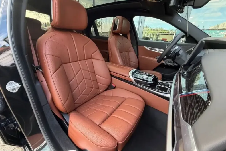BMW 750 (Seria 7) din 2025 cu 38.229 km - oferta BMW243289 - foto 8