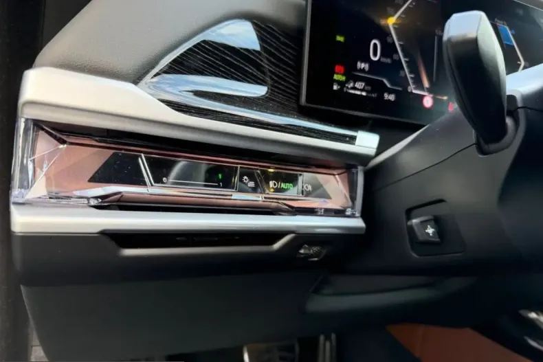 BMW 750 (Seria 7) din 2025 cu 38.229 km - oferta BMW243289 - foto 19