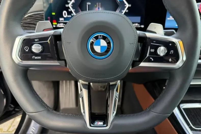 BMW 750 (Seria 7) din 2025 cu 38.229 km - oferta BMW243289 - foto 21