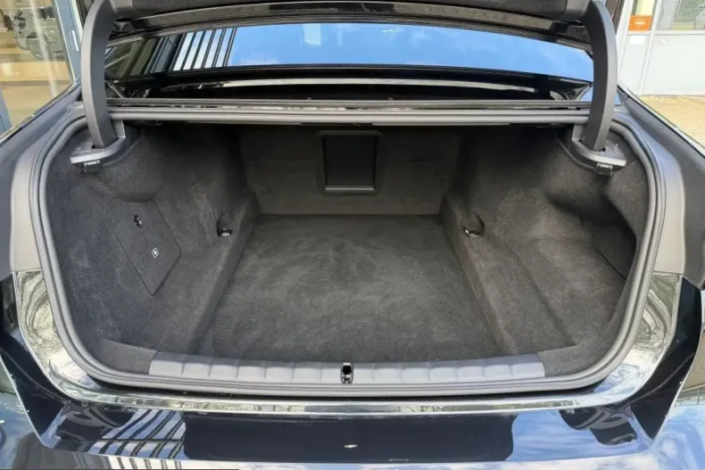 BMW 750 (Seria 7) din 2025 cu 38.229 km - oferta BMW243289 - foto 22