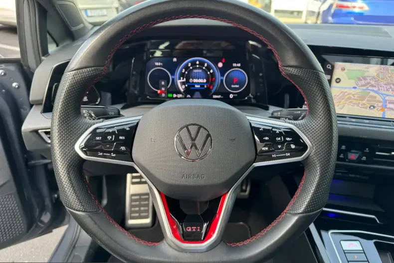Volkswagen Golf din 2024 cu 32.445 km - oferta VOL243292 - foto 2