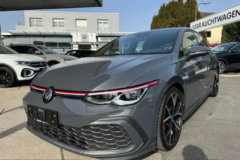 Volkswagen Golf din 2024 cu 32.445 km - oferta VOL243292 - foto 3