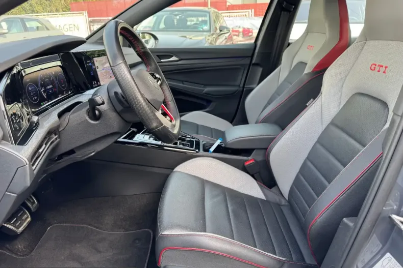 Volkswagen Golf din 2024 cu 32.445 km - oferta VOL243292 - foto 4