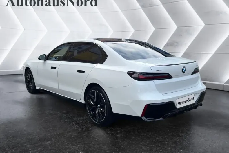 BMW 740 (Seria 7) din 2025 cu 6.118 km - oferta BMW243293 - foto 6