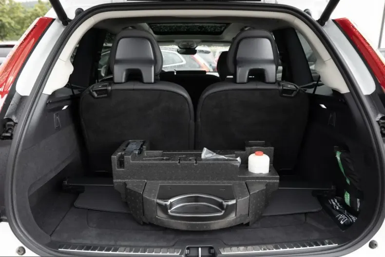 Volvo XC90 din 2024 cu 38.666 km - oferta VOL243303 - foto 28