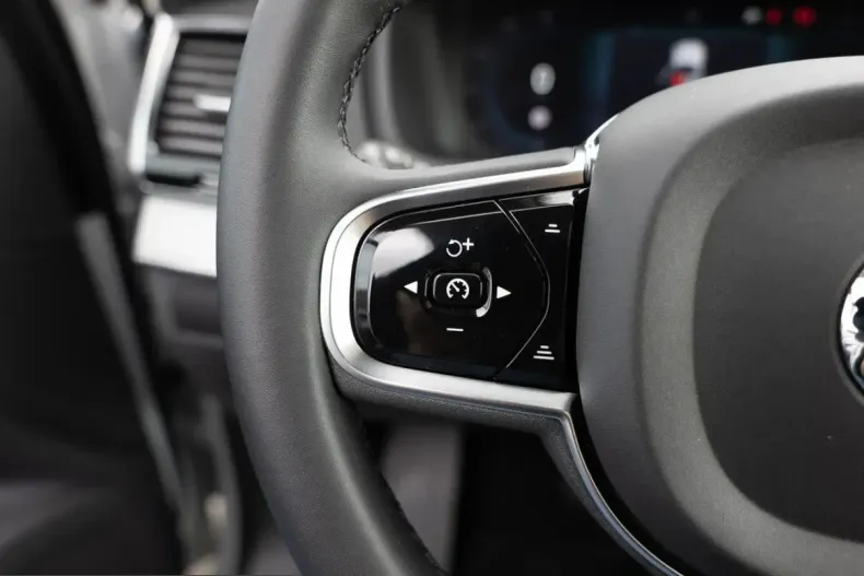 Volvo XC90 din 2024 cu 38.666 km - oferta VOL243303 - foto 40