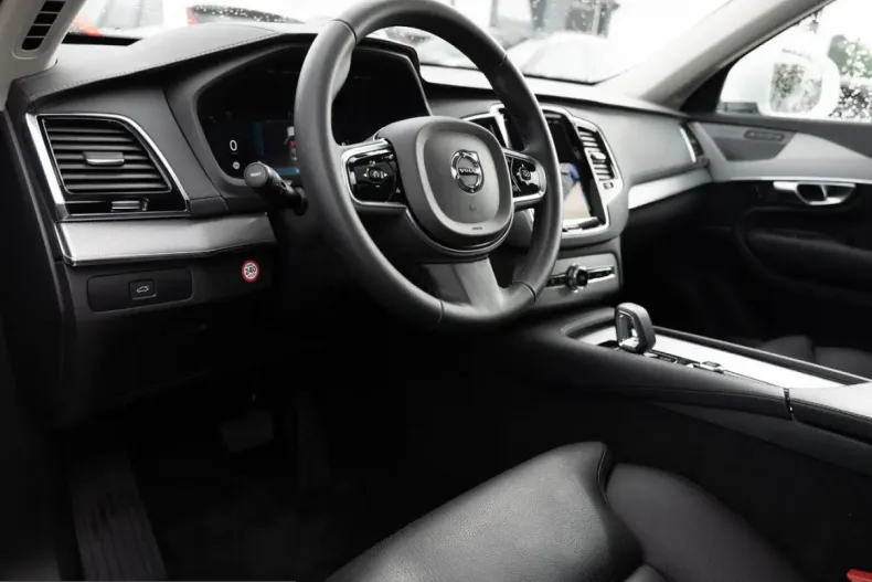 Volvo XC90 din 2024 cu 38.666 km - oferta VOL243303 - foto 44