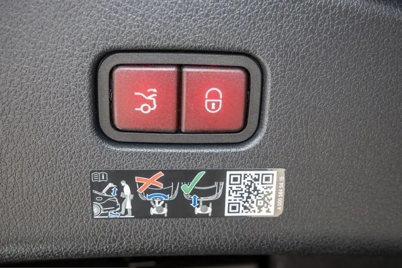 Mercedes-Benz CLE 450 (Clasa CLE) din 2024 cu 44.444 km - oferta MER243306 - foto 19