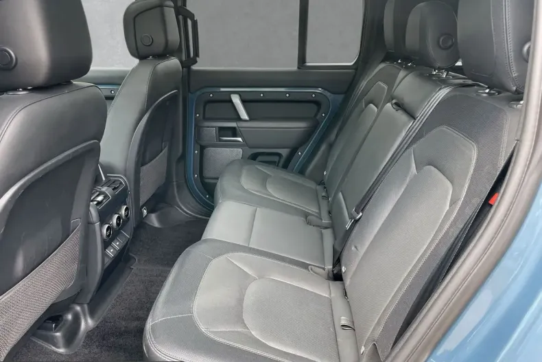 Land Rover Defender din 2023 cu 96.643 km - oferta LAN243308 - foto 14