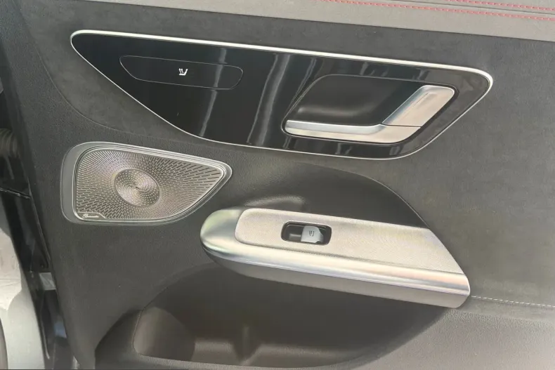 Mercedes-Benz EQE (Clasa E) din 2024 cu 36.432 km - oferta MER243309 - foto 24