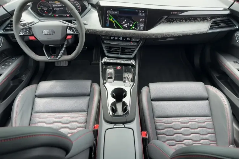 Audi RS e-tron GT din 2024 cu 18.843 km - oferta AUD243310 - foto 8