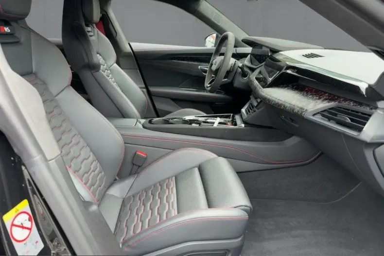 Audi RS e-tron GT din 2024 cu 18.843 km - oferta AUD243310 - foto 11