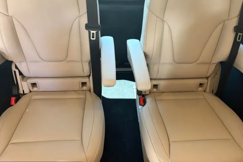 Mercedes-Benz V 300 (Clasa V) din 2025 cu 44.000 km - oferta MER243314 - foto 7