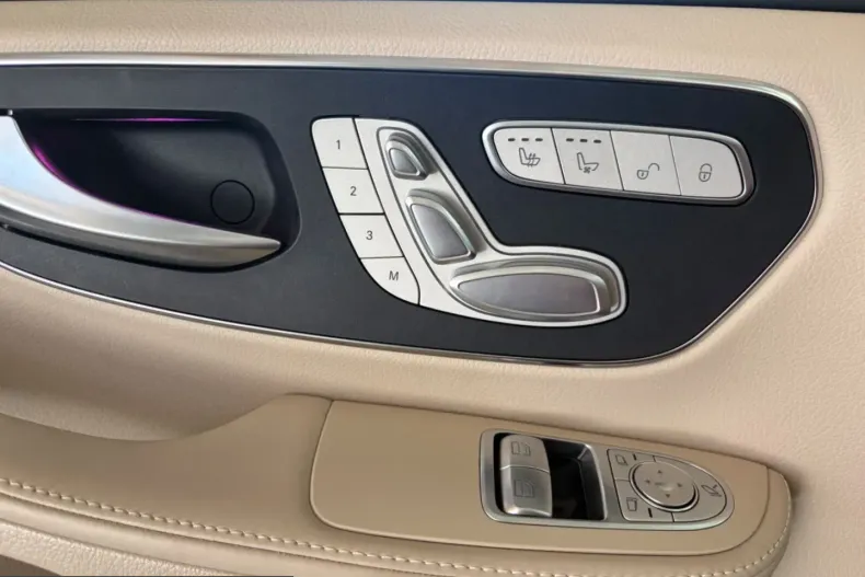 Mercedes-Benz V 300 (Clasa V) din 2025 cu 44.000 km - oferta MER243314 - foto 11