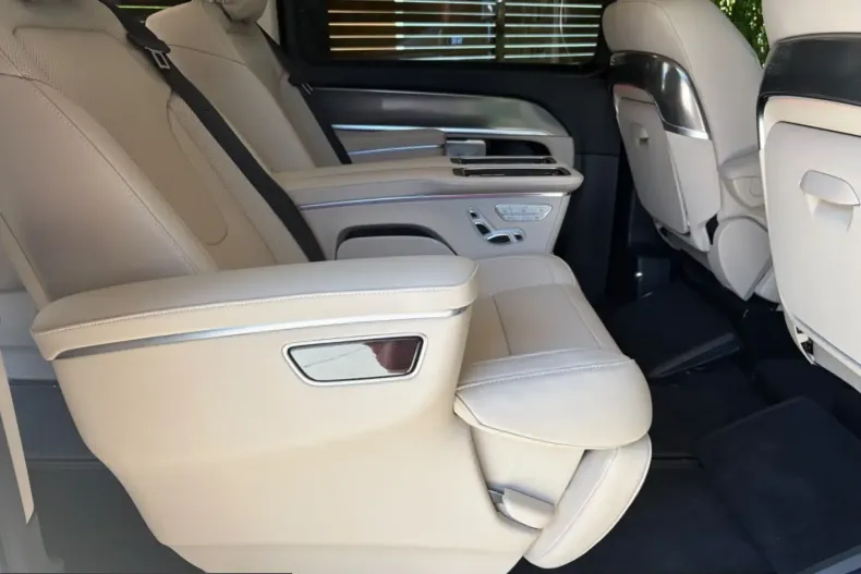 Mercedes-Benz V 300 (Clasa V) din 2025 cu 44.000 km - oferta MER243314 - foto 19