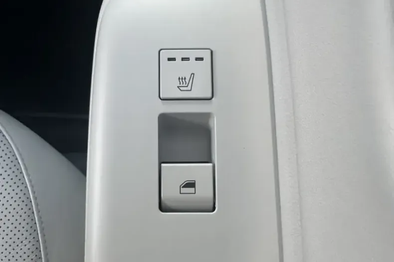 Hyundai Kona Elektro din 2024 cu 48.495 km - oferta HYU243321 - foto 26