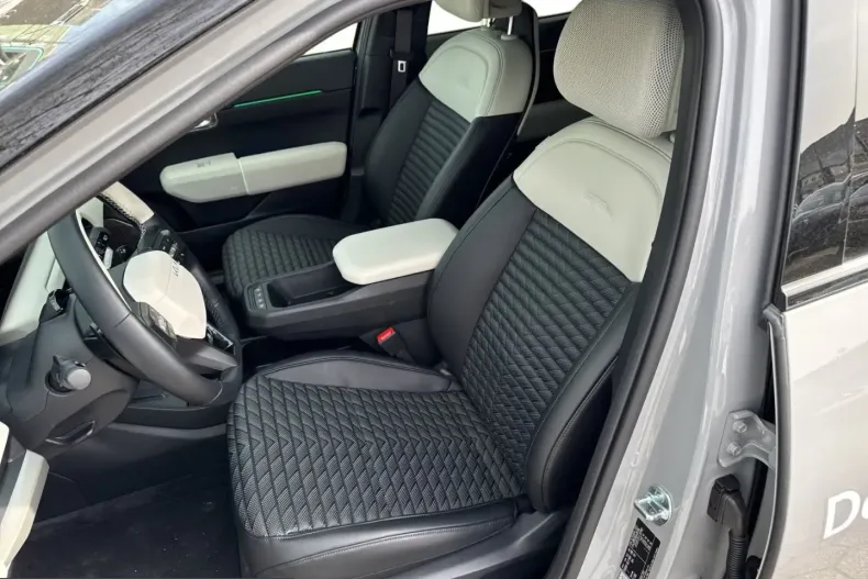 Kia EV4 din 2025 cu 13.788 km - oferta KIA243326 - foto 7