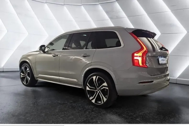Volvo XC90 din 2023 cu 55.799 km - oferta VOL243328 - foto 4